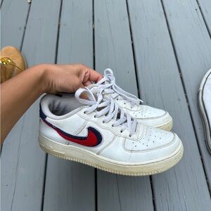 Air Force 1 07 LV8 'Chenille Swoosh'